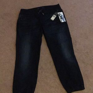 Brand New Guess Jeans. NWT.